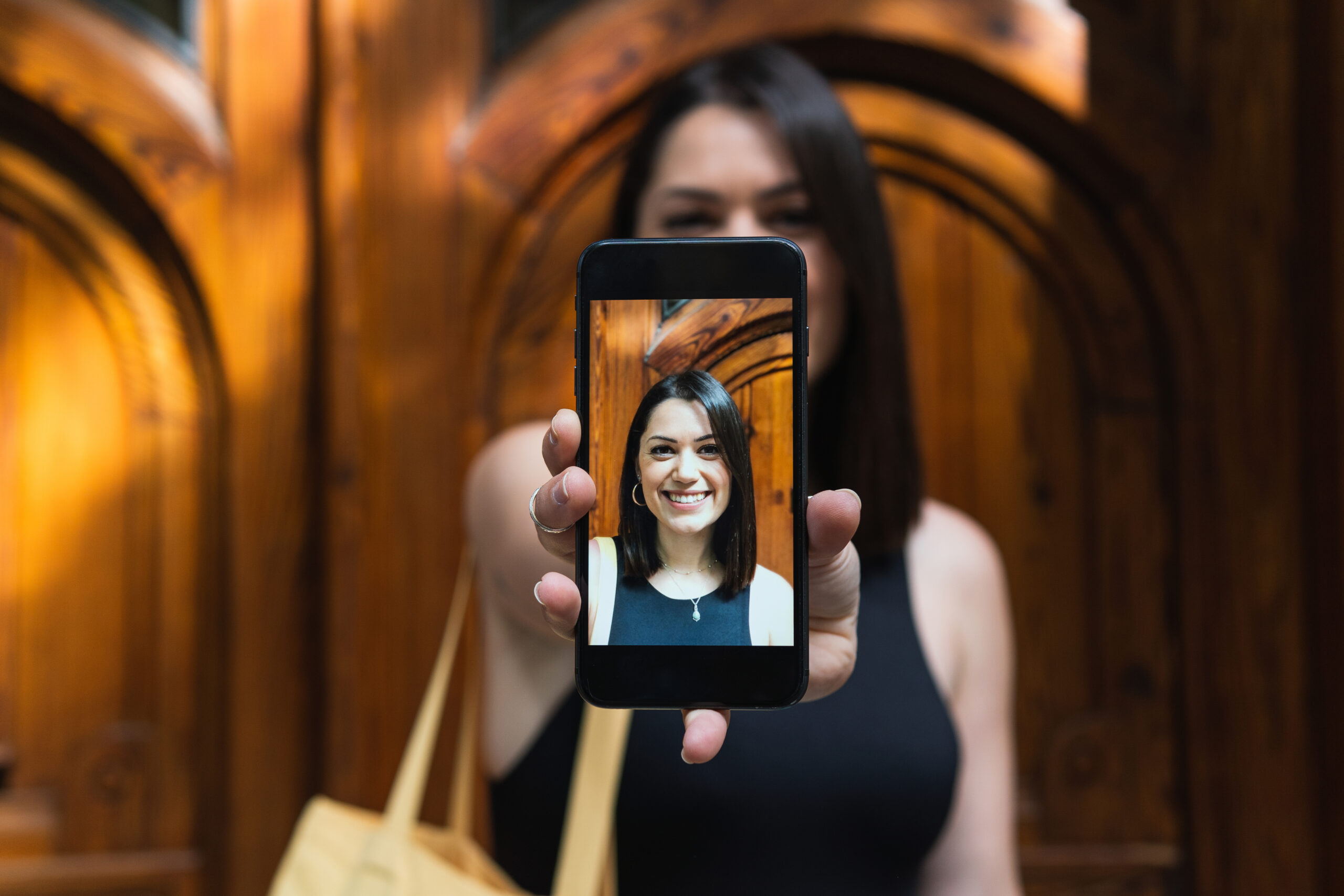 Dijital Kimlik: İnternette Gerçekten Kim Olduğumuz Kimin Umurunda?